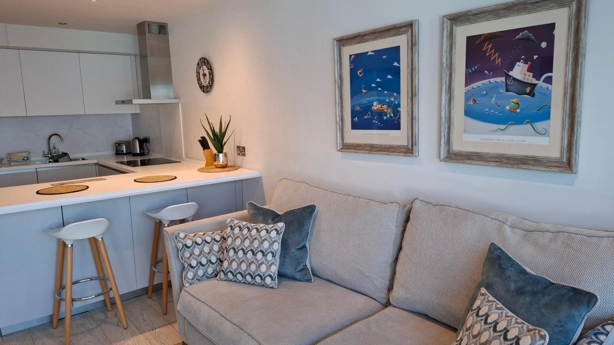Saltwater Suites At Fistral Ньюки Номер фото