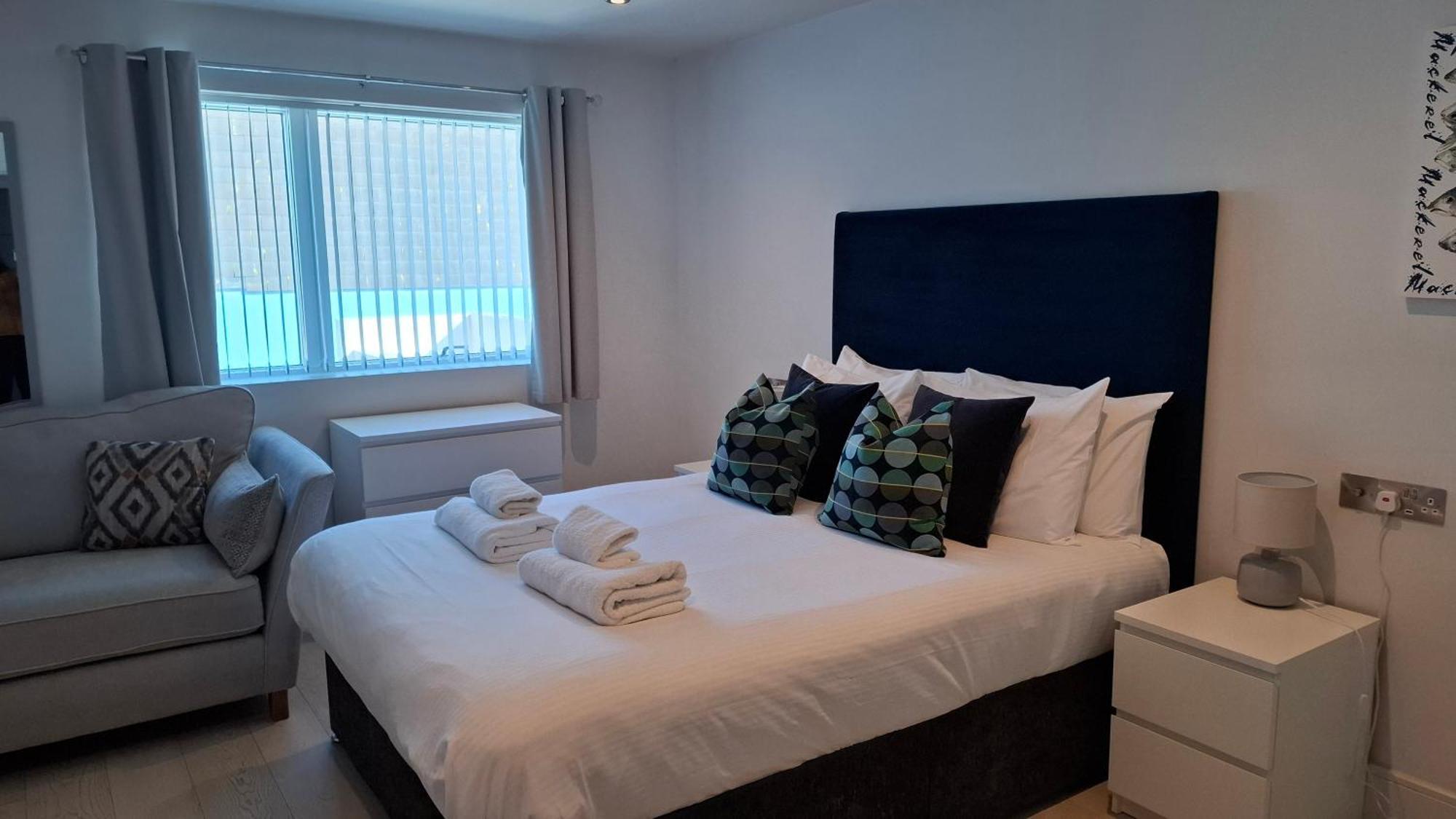 Saltwater Suites At Fistral Ньюки Номер фото