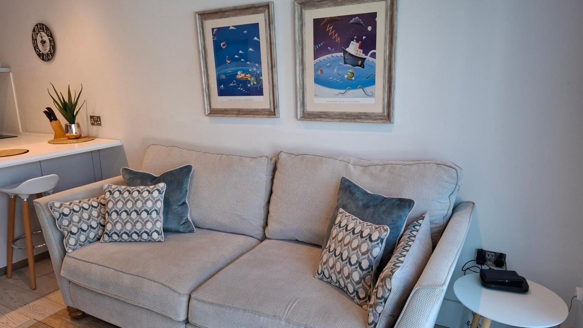 Saltwater Suites At Fistral Ньюки Номер фото