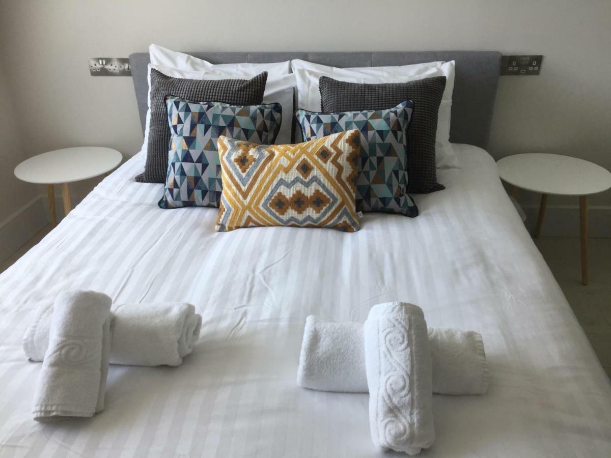 Saltwater Suites At Fistral Ньюки Экстерьер фото
