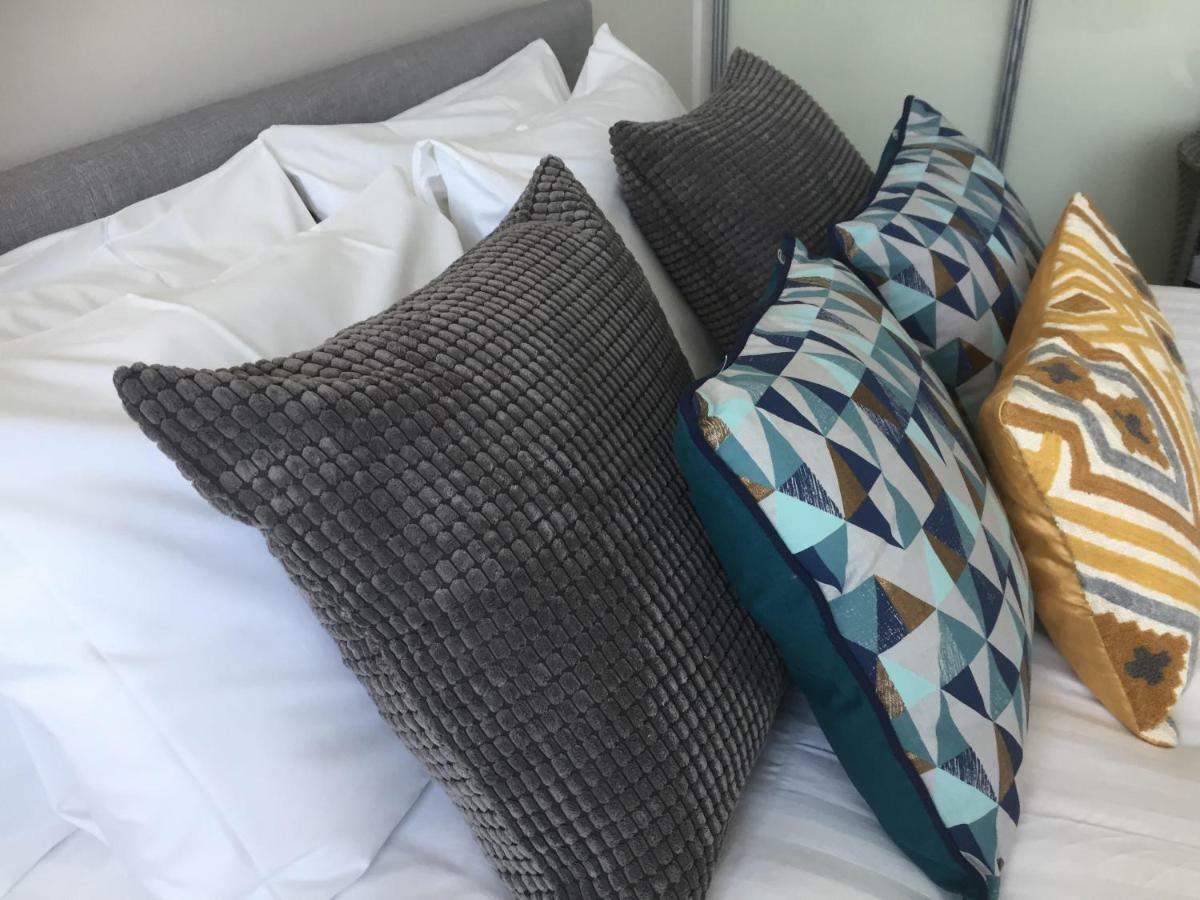 Saltwater Suites At Fistral Ньюки Экстерьер фото