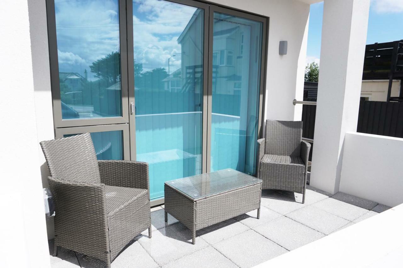 Saltwater Suites At Fistral Ньюки Экстерьер фото
