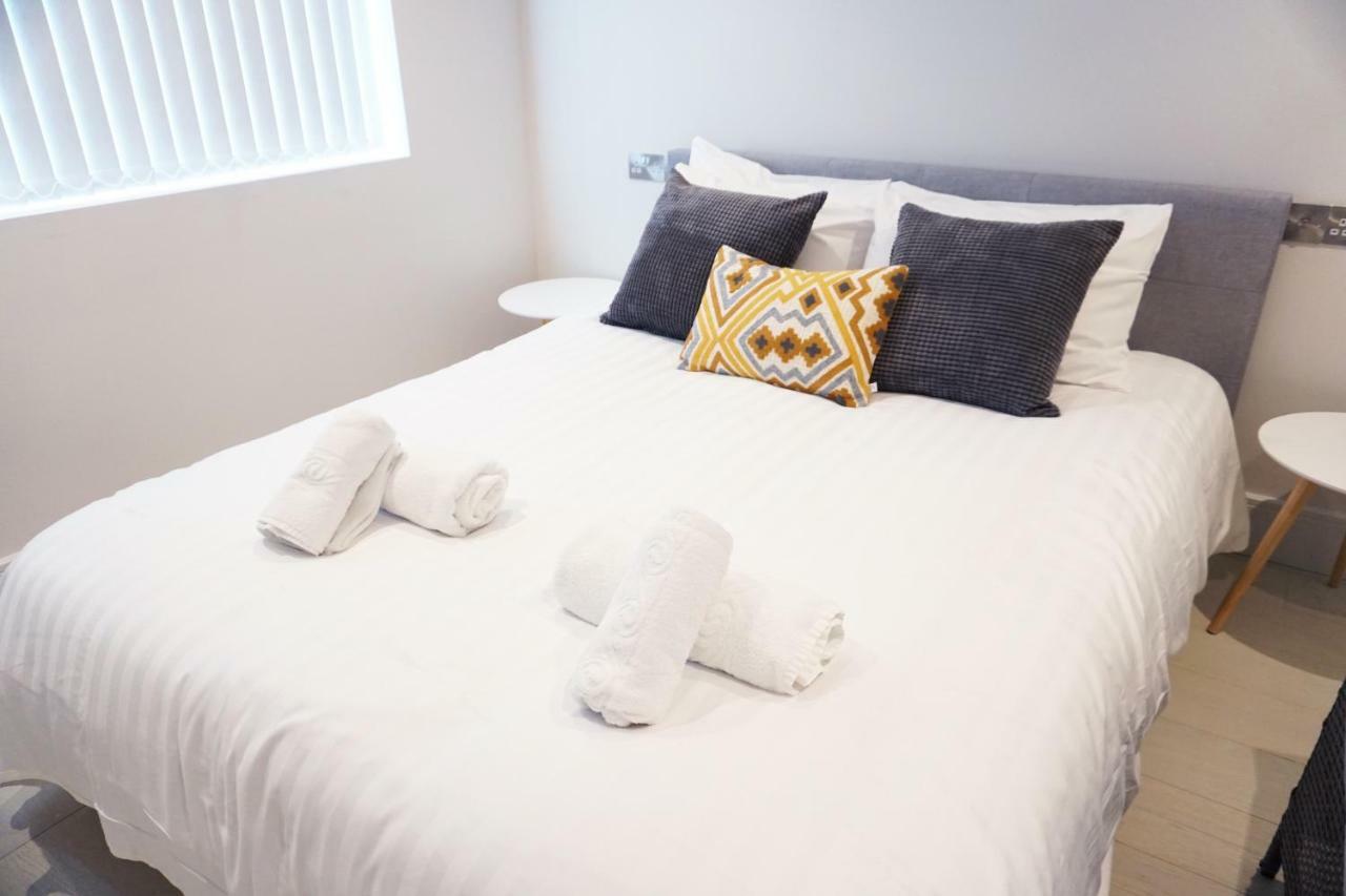 Saltwater Suites At Fistral Ньюки Экстерьер фото