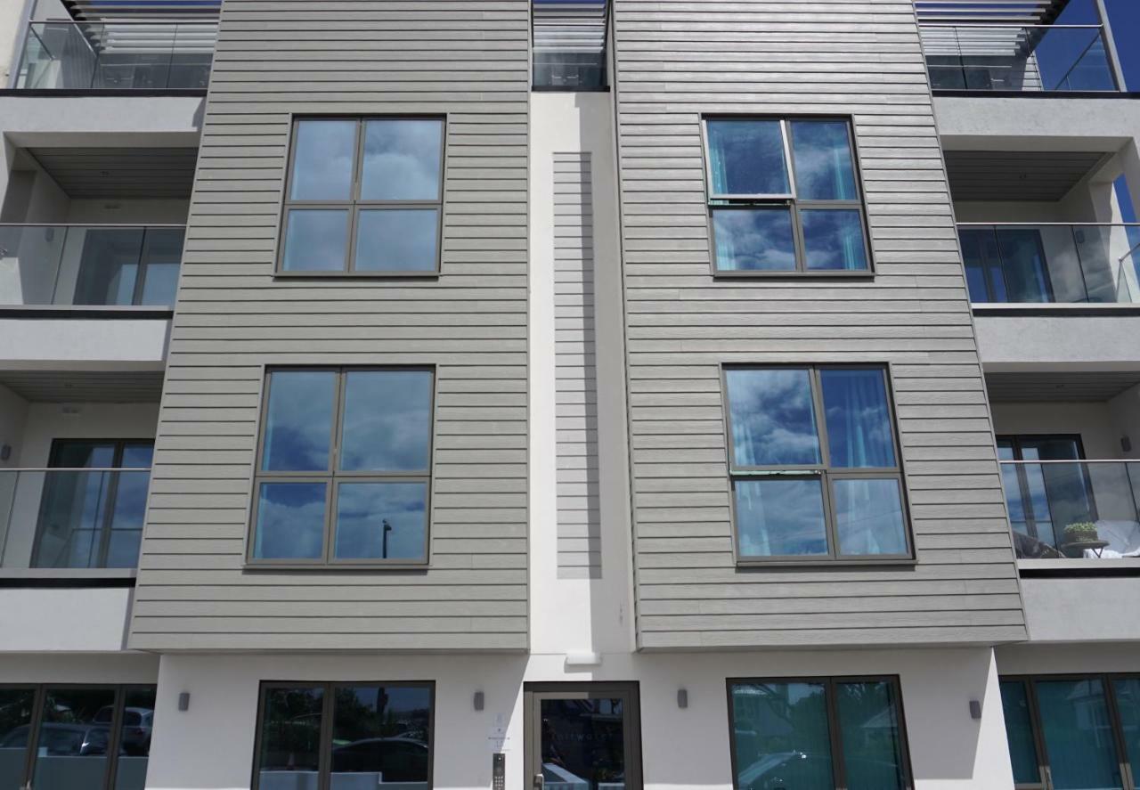 Saltwater Suites At Fistral Ньюки Экстерьер фото