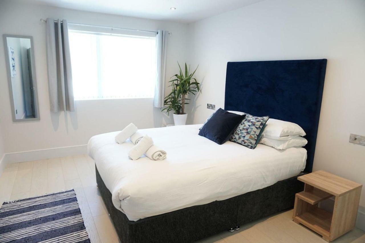 Saltwater Suites At Fistral Ньюки Экстерьер фото