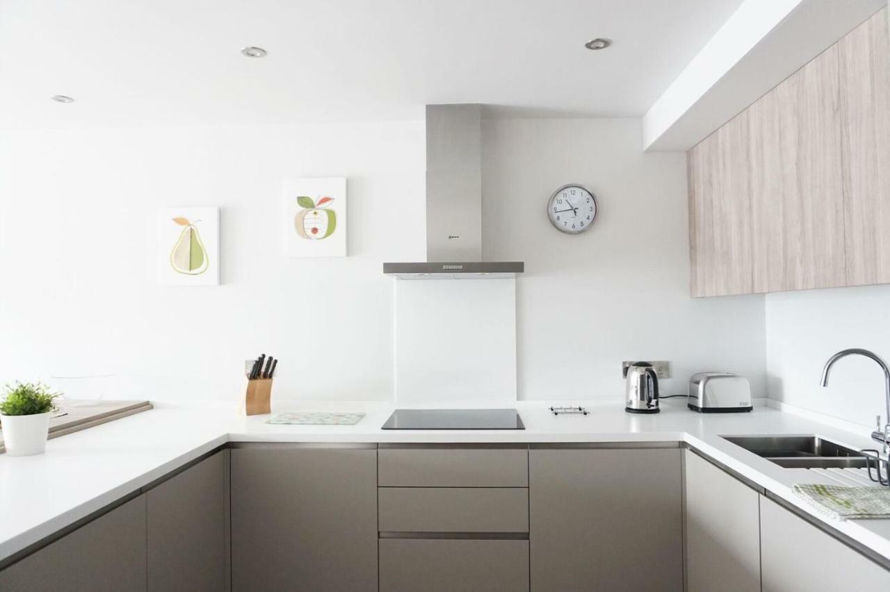 Saltwater Suites At Fistral Ньюки Экстерьер фото